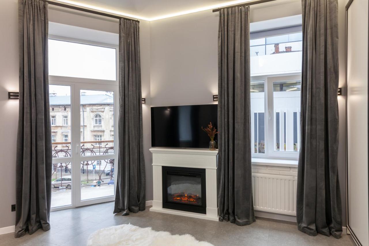 Two Bedrooms 13 Shpytalna Street Lviv Eksteriør bilde