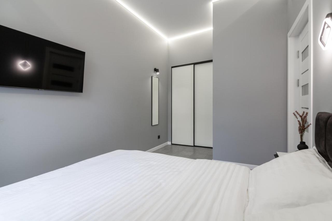Two Bedrooms 13 Shpytalna Street Lviv Eksteriør bilde